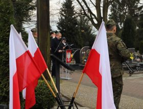 Piątkowy wieczór z Usteckim Uniwersytetem Trzeciego Wieku Żyj Kolorowo