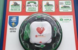 Defibrylatory AED w Ustce