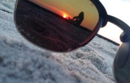 fot. Kinga Kozina / okulary, plaża